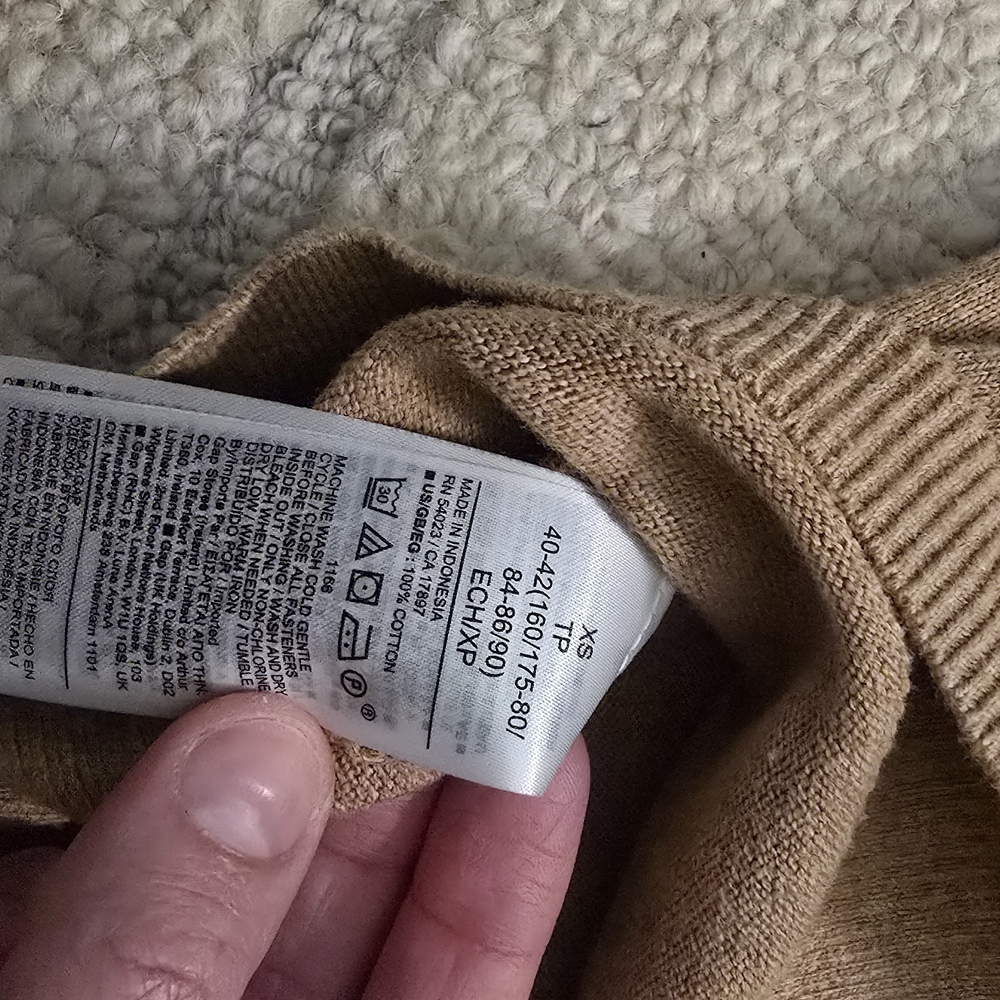 GAP Women's Tan Cardigan Sweater - Picture 4 of 4